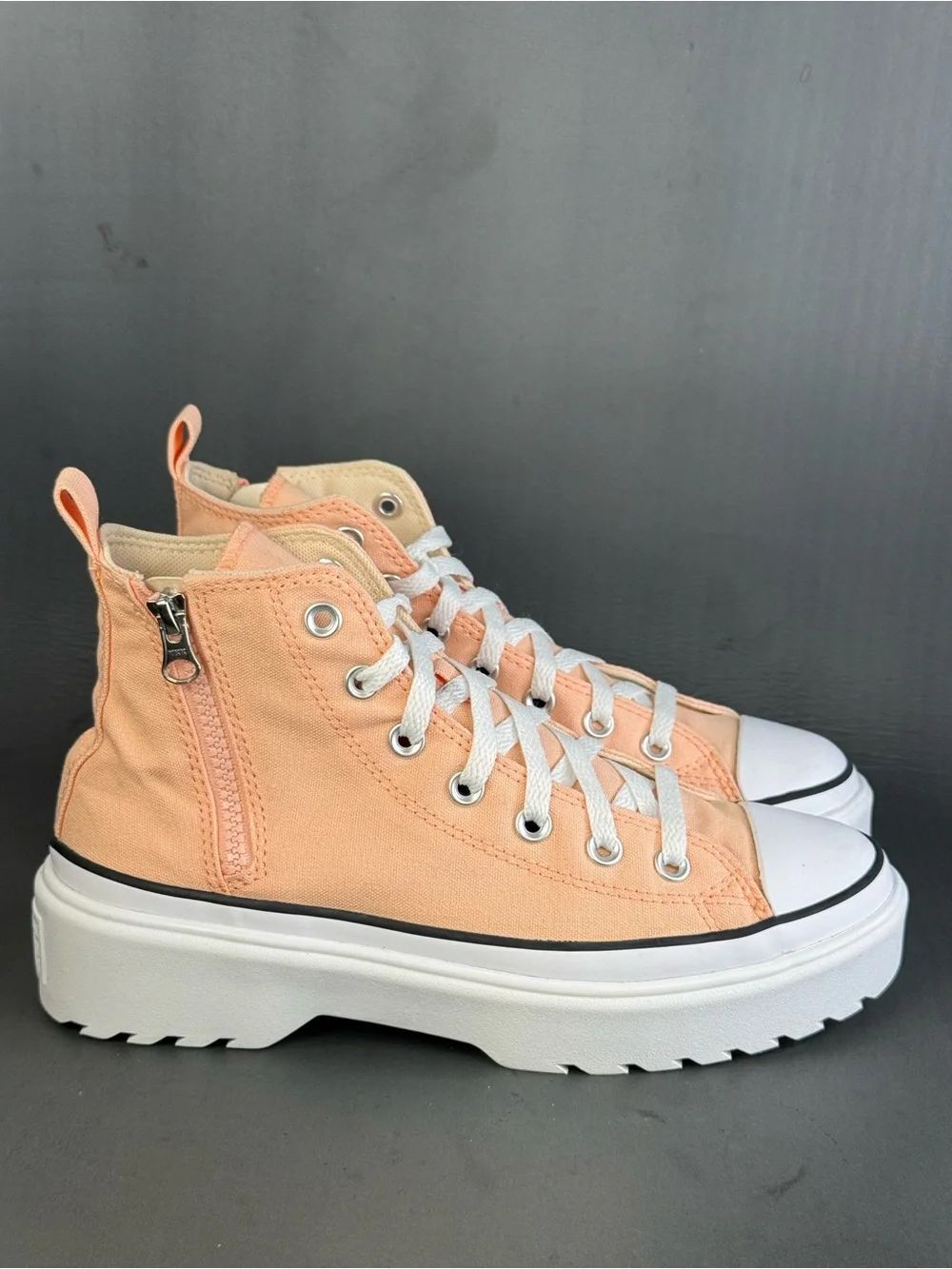 Converse Chuck Taylor All Star Lugged Lift Platform Coral Womens size 8 (Y6)
